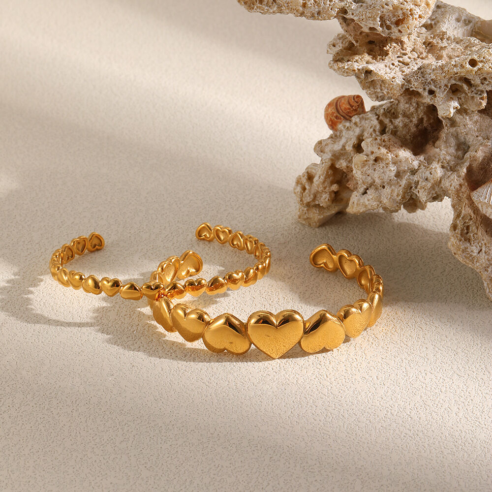 Herzförmiges, wasserdichtes Armreifarmband aus Edelstahl in Goldfarbe für Damen h5 Bild3