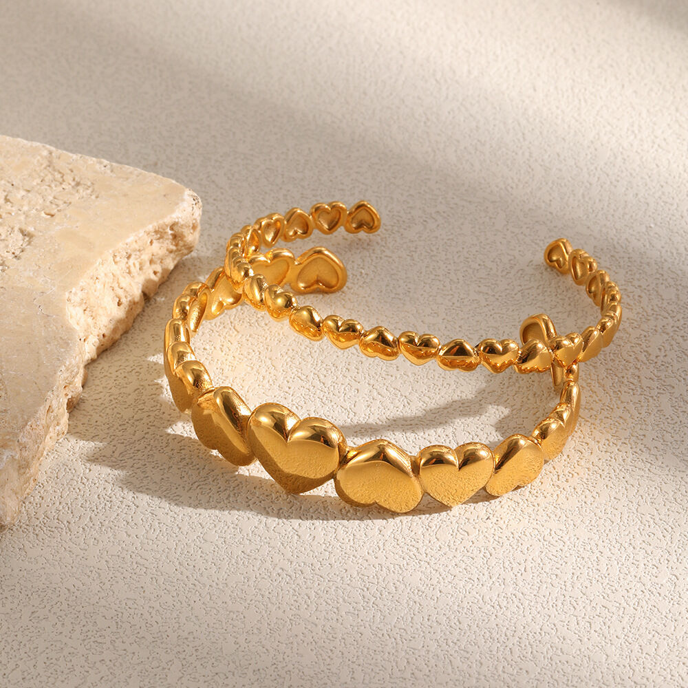 Bracelets manchettes pour femmes en acier inoxydable, étanches, couleur or, avec motif cœur
