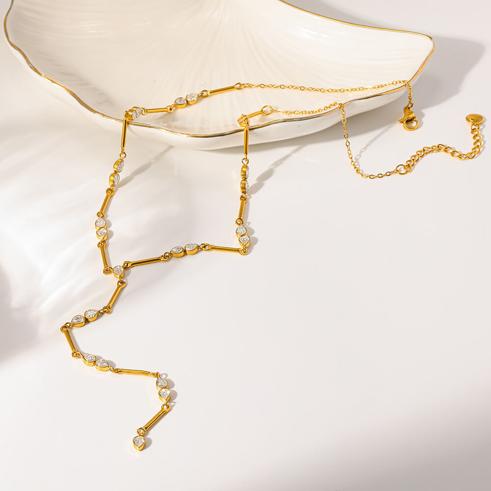 Collares con colgante de circonita color oro, de acero inoxidable, elegante forma geométrica y diseño lujoso, de la serie Luxury Series. h5Imagen3
