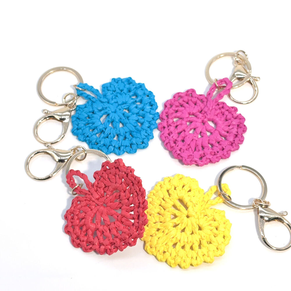 Simple Series Vacation Heart Solid Color Hollowed-Out Woven Raffia Keychain Picture2