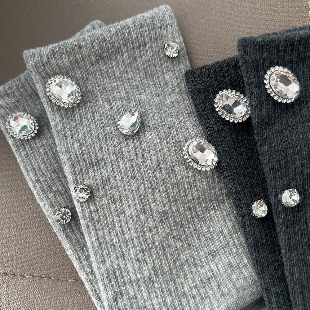 Elegant Solid Color Geometric Pattern Hot Rhinestones Mid-Calf Socks h5Picture3