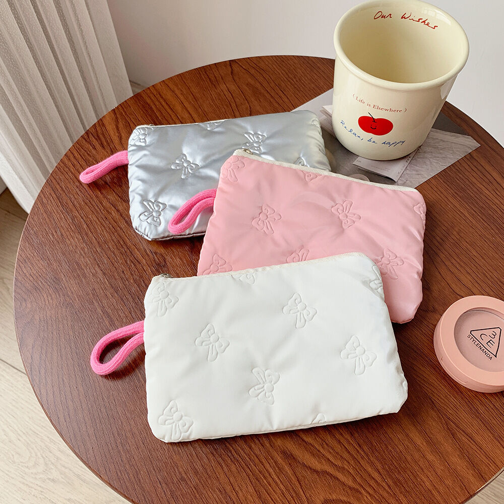 Simple Series Sweet Heart Bow Knot Solid Color Polyester Makeup Bags h5Picture3