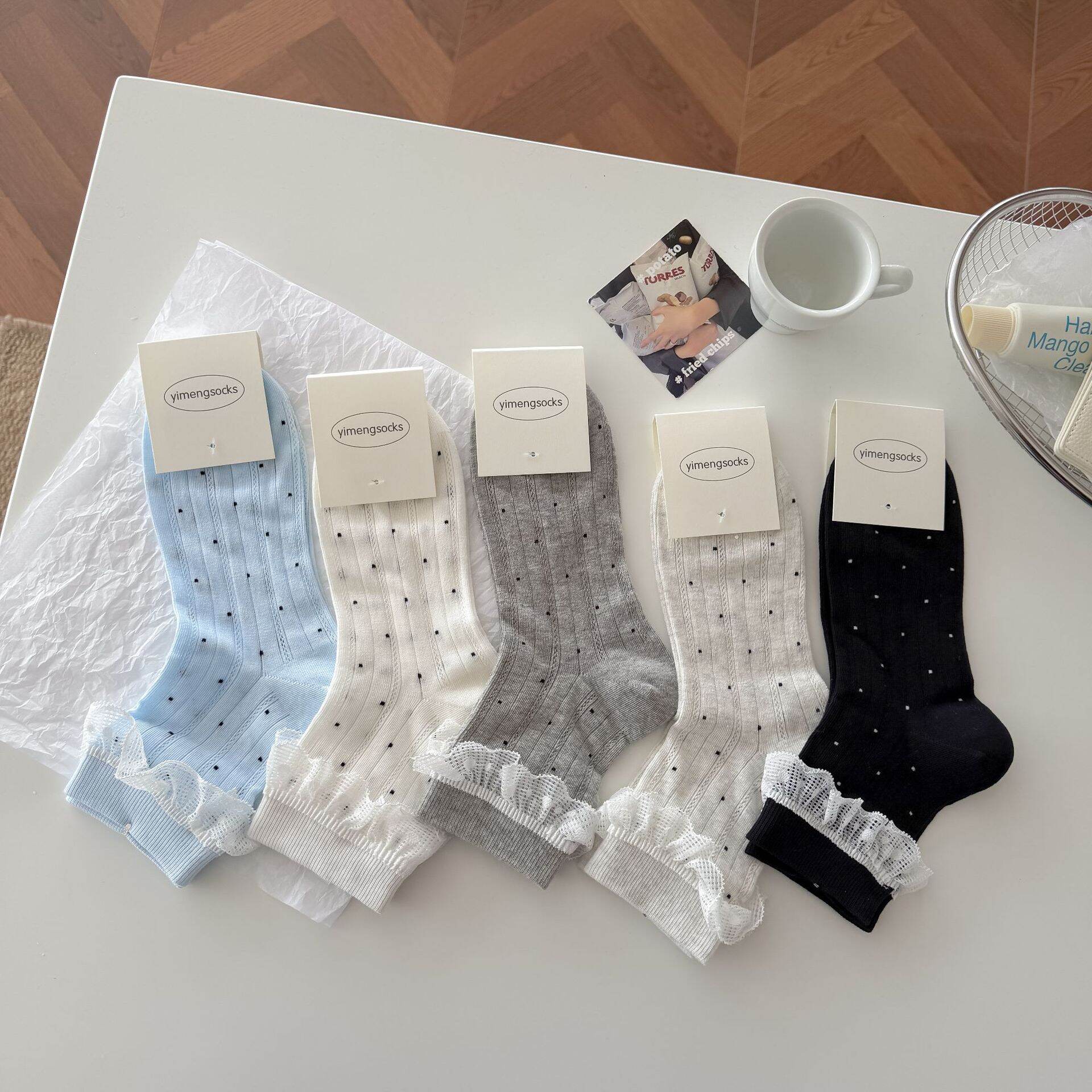 Slight Bounce Elegant Polka Dots Mid-Calf Socks
