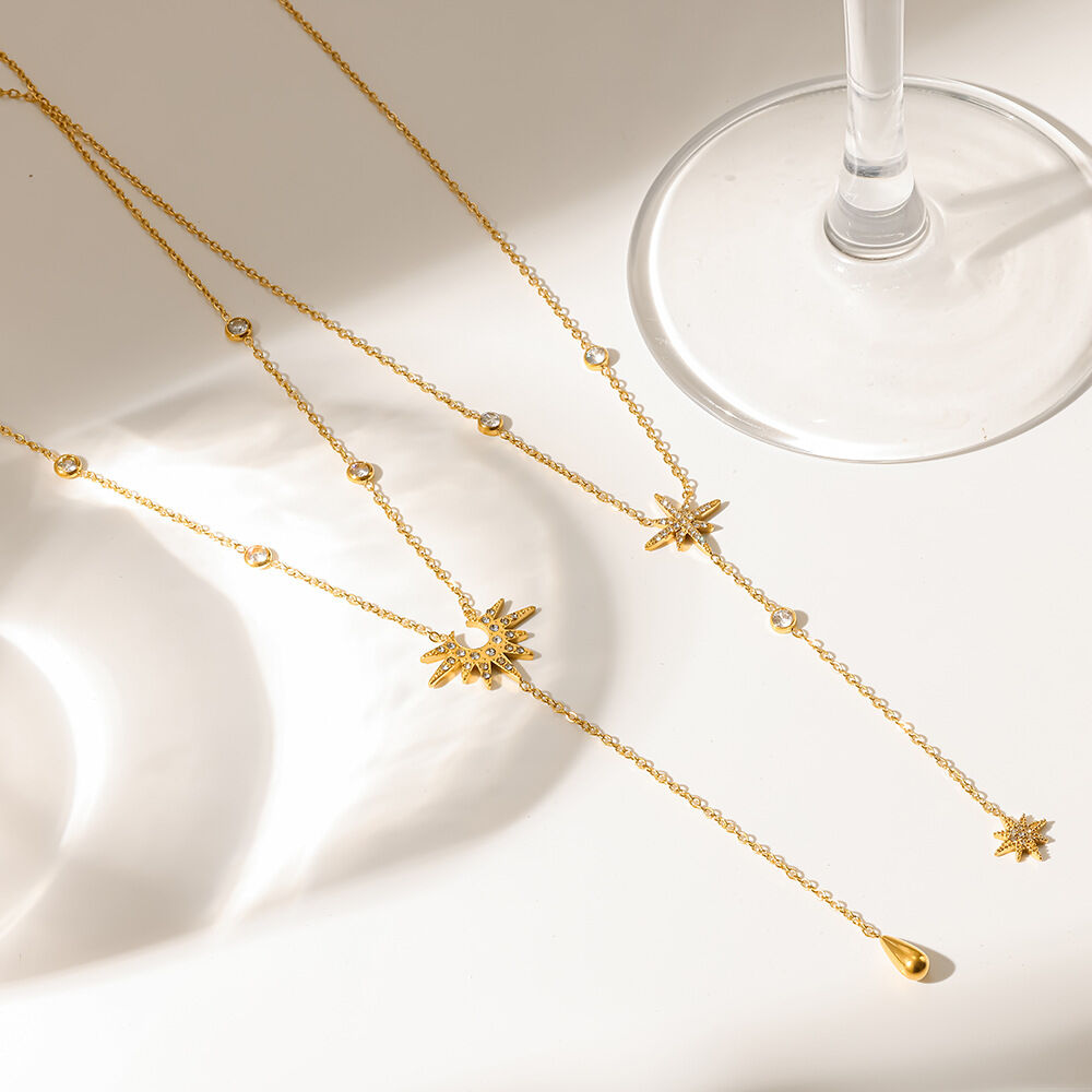 Luxuriöse Serie: Elegante Stern-Halskette aus Edelstahl, wasserdicht, goldfarben, mit Zirkonia-Anhänger für Damen 2