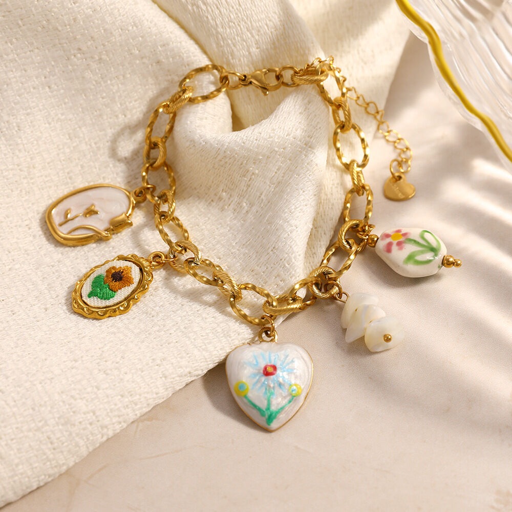 Romantic Series Sweet Flower Irregular Shape Heart Stainless Steel Waterproof   Gold Color  Women's Pendant Necklaces h5 Picture2