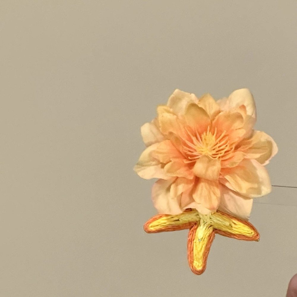 Simple Series Vacation Flower Shell Fabric Women's Hair Clips Picture2