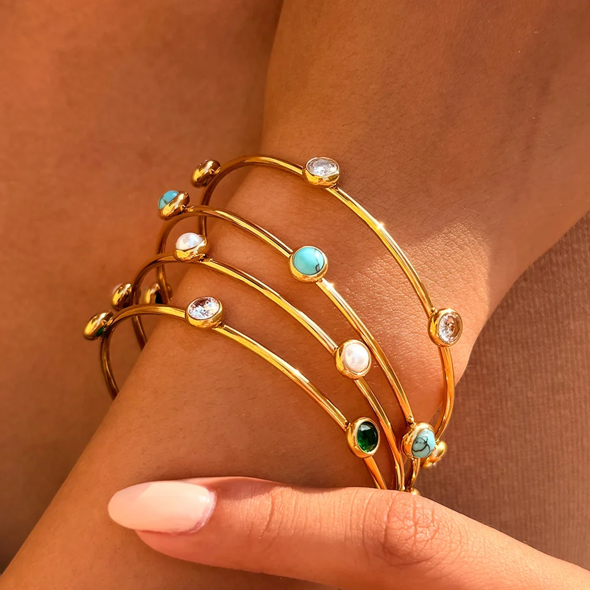 Simple Series Daily Circle roestvrijstalen waterdichte armbanden met goudkleurige zirkonia voor dames