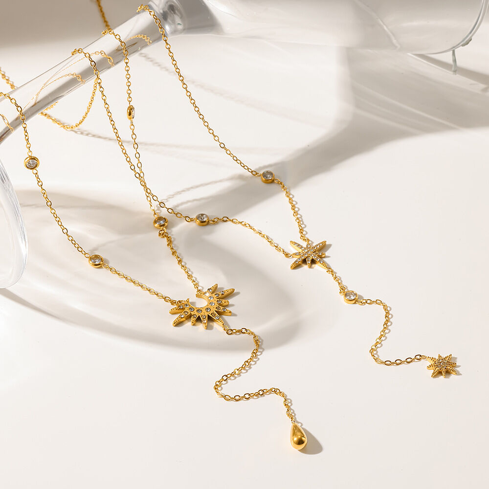 Luxuriöse Serie: Elegante Stern-Halskette aus Edelstahl, wasserdicht, goldfarben, mit Zirkonia-Anhänger für Damen