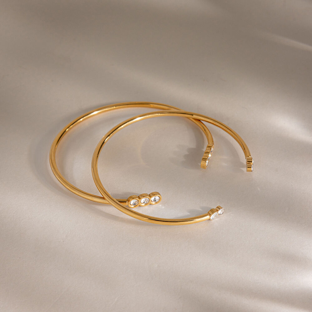 Simple Solid Color Circle Stainless Steel Waterproof Gold Color Zircon Women's Cuff Bracelets Picture2