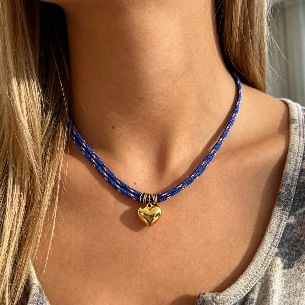 Collares trenzados sencillos de color dorado con forma de corazón para mujer.