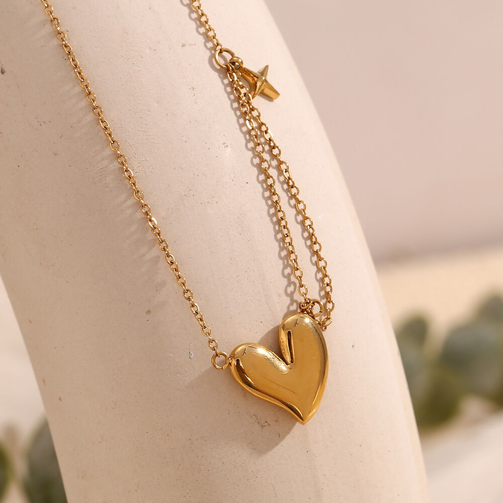 Simple Heart Stainless Steel Waterproof Women's Pendant Necklaces