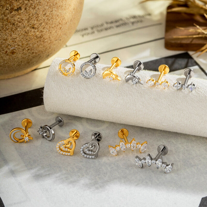 Pendientes sencillos de circonita color oro con forma de corazón para mujer, fabricados en aleación de titanio. h5Imagen6