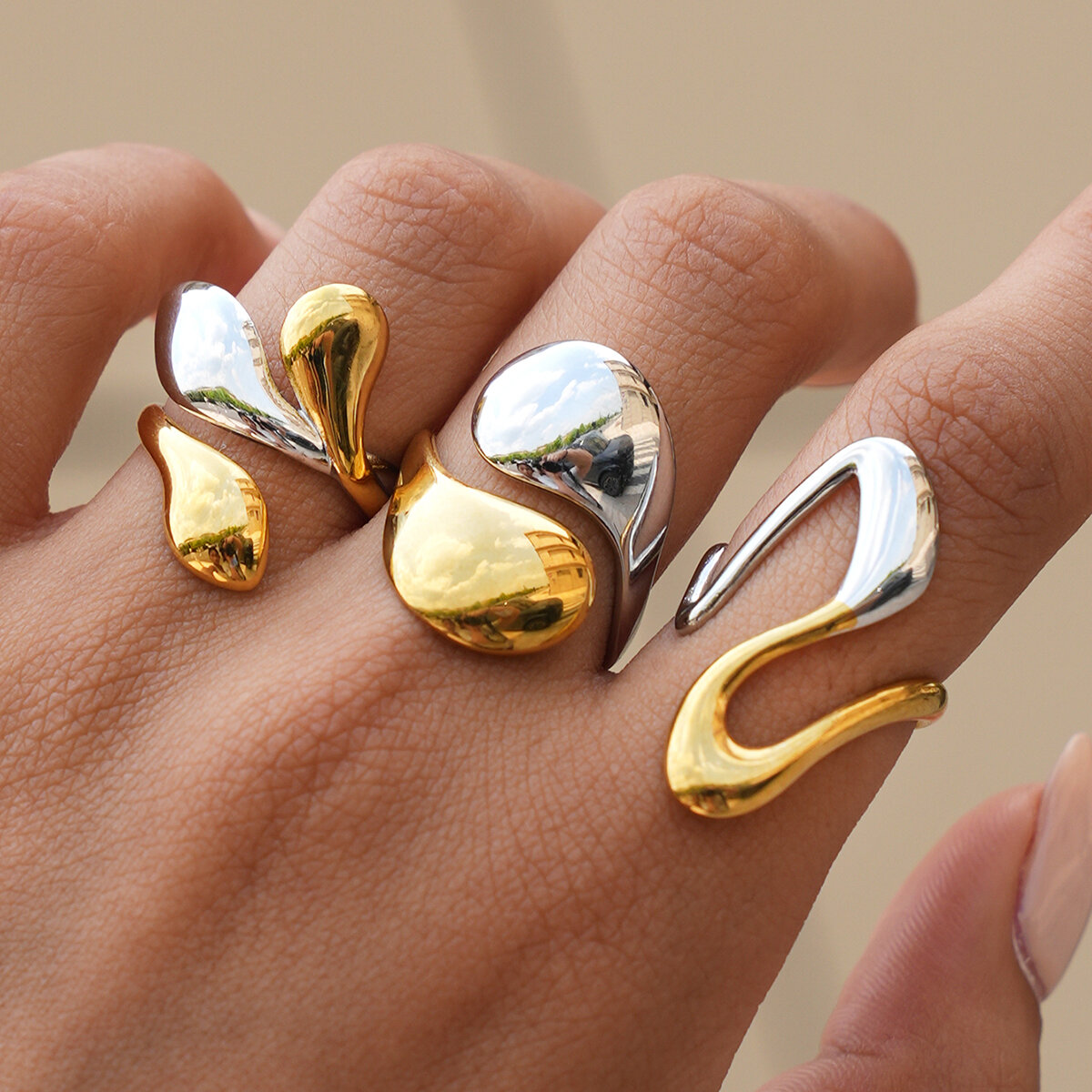 Conjuntos de anillos sencillos de acero inoxidable de forma irregular y color dorado, resistentes al agua, de la serie Daily.