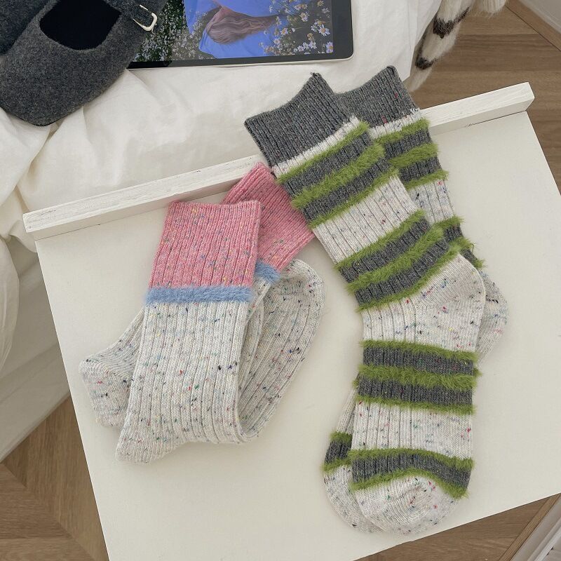 Leicht federnde, gestreifte Socken in Wadenlänge Bild2