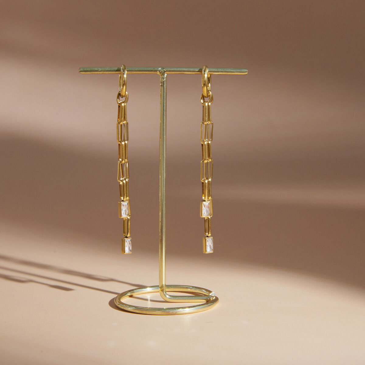 Elegante Quasten-Ohrhänger aus Edelstahl in Goldfarbe – einfach und wasserdicht h5 Bild4