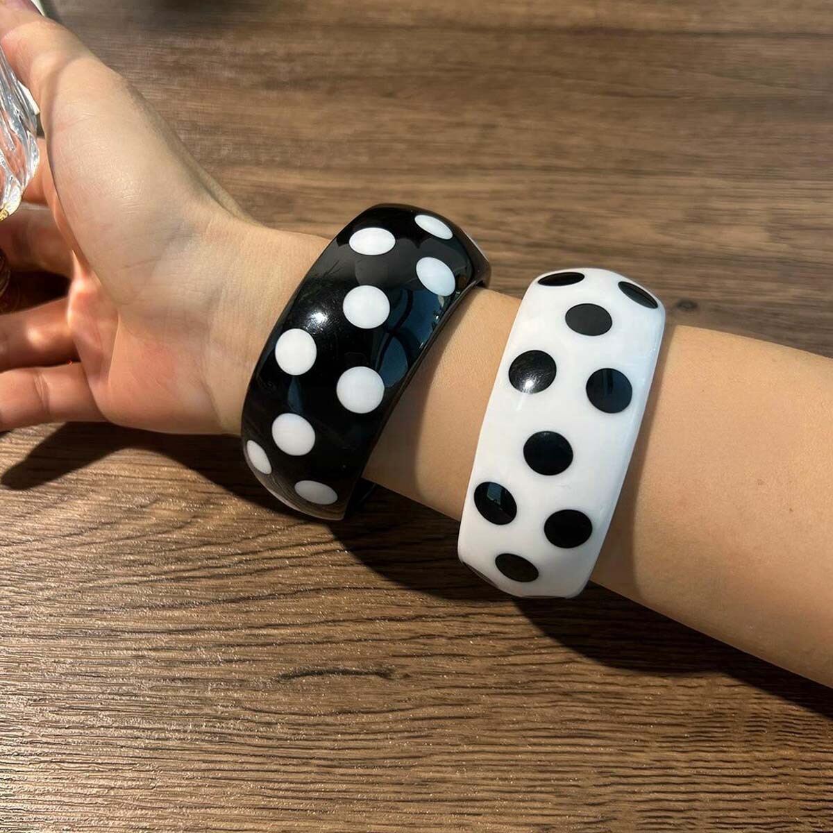 Bracciali da donna Simple Series Retro a pois e stelle in resina 2