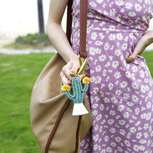 Simple Series Natural Solid Color Tassel Plant Woven Cotton Keychain h5 Picture3