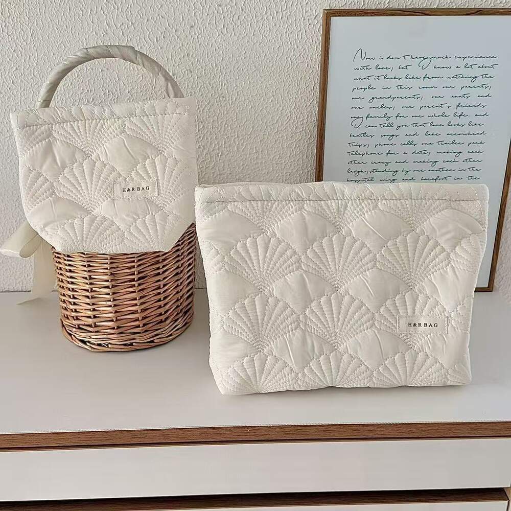 Simple Series Daily Solid Color Oceanic Style Shell Canvas Women's Makeup Bags h5Picture4