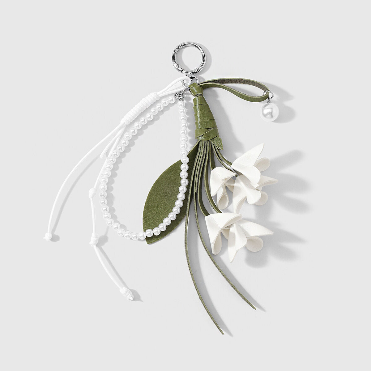 One white flower keychain Picture2