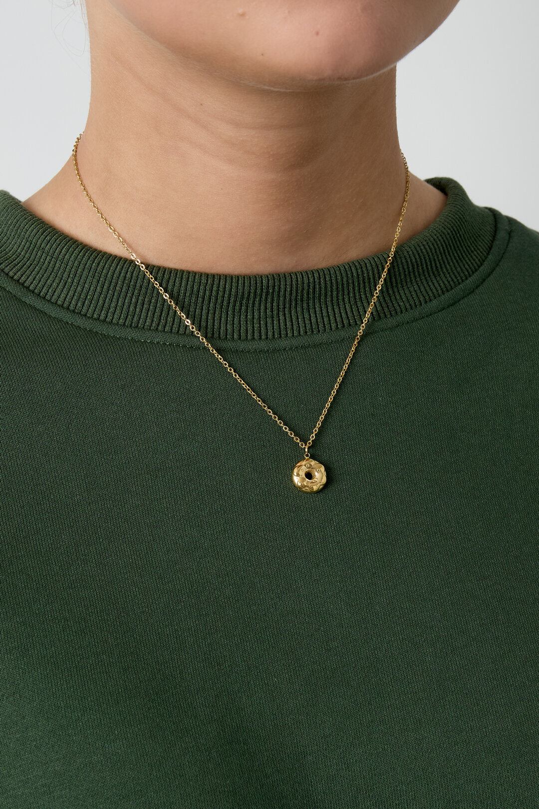 Collier avec pendentif donut