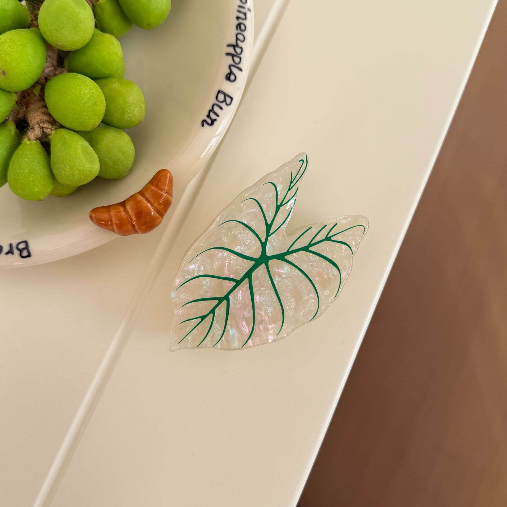 Simple Series Natural Mixed Color Leaf Acetate Hair Claws