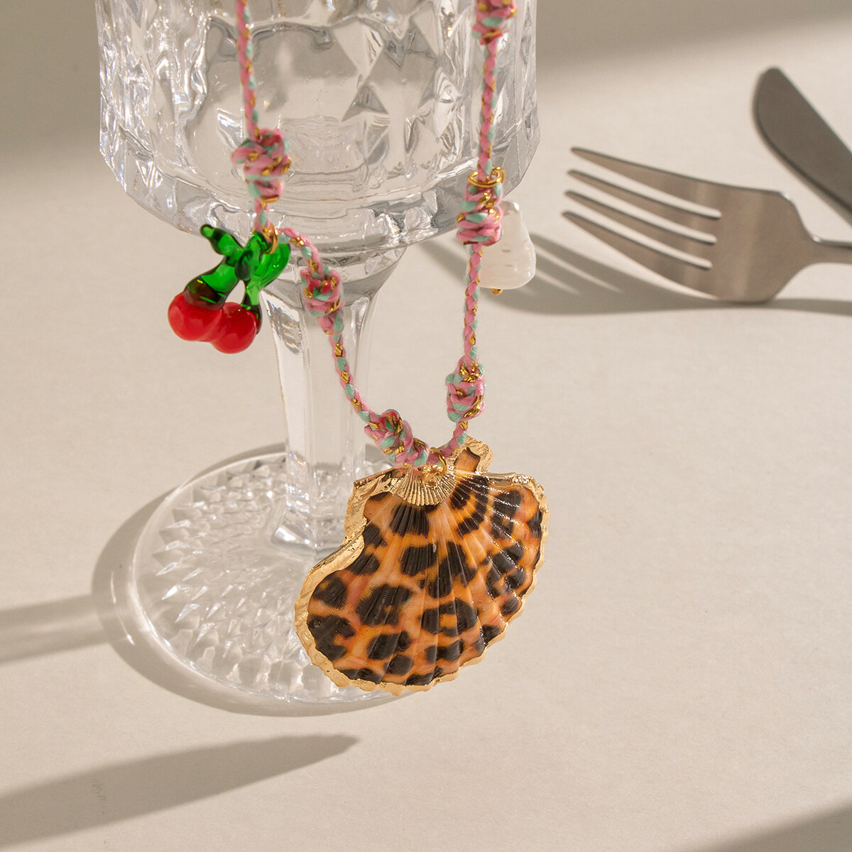 Vacation Leopard Pattern Shell Stainless Steel Waterproof Women's Braided Necklaces Picture2