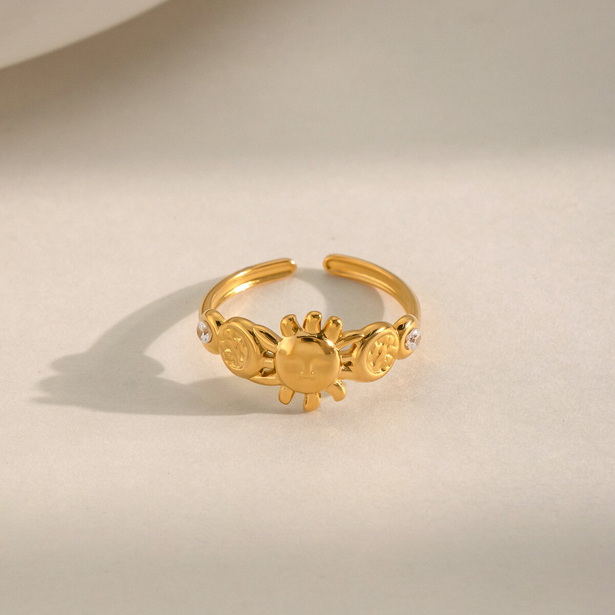 Anelli Daily Sun in acciaio inossidabile impermeabile color oro. Immagine7