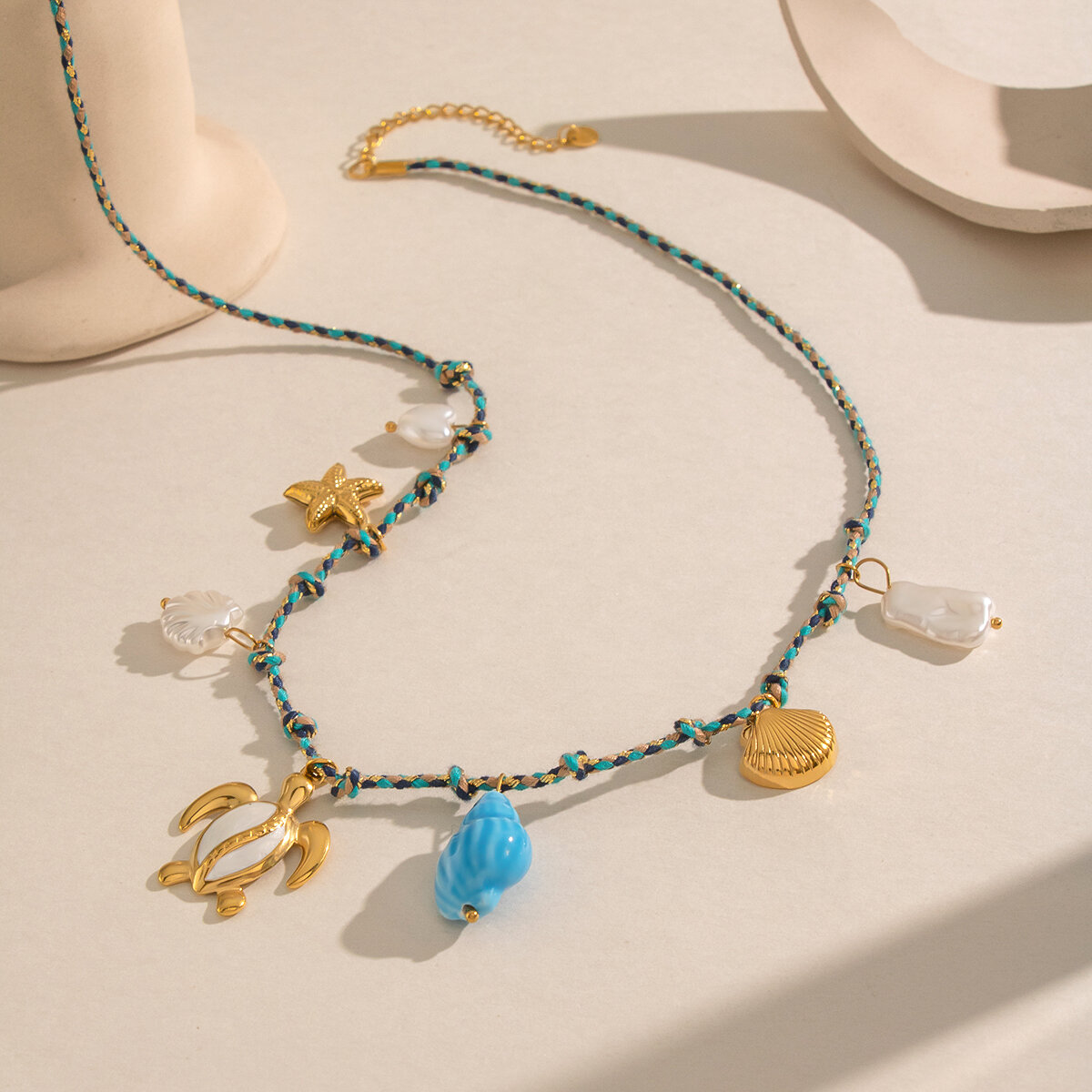 Romantische, geflochtene Damenhalskette aus Edelstahl mit ozeanischem Seesternmotiv, wasserdicht, goldfarben Bild4
