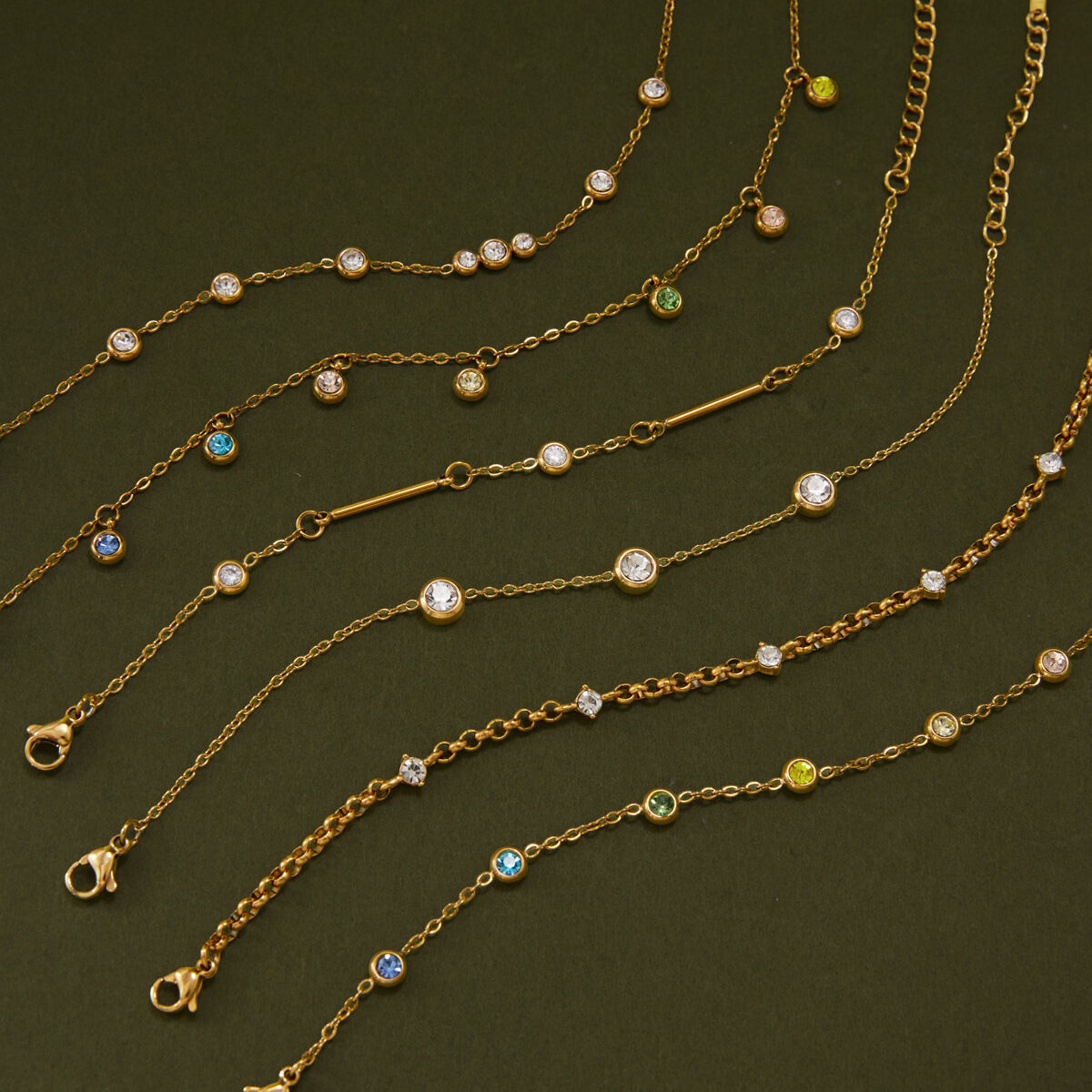 Schlichtes, lässiges Damenarmband mit unregelmäßiger Form, Patchwork-Linien, aus wasserdichtem Edelstahl in Goldfarbe