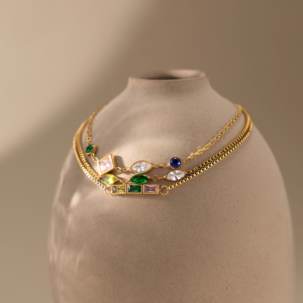 Bracciale da donna a catena in acciaio inossidabile color oro, impermeabile, con zirconi e forma geometrica semplice. Immagine4