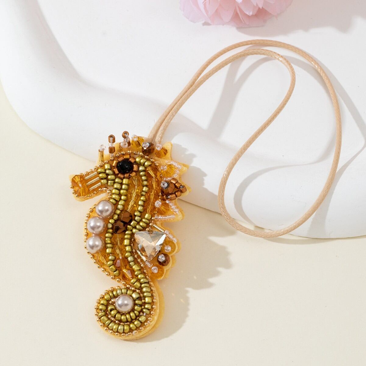 Luxurious Series Natural Animal Oceanic Style Beads Woven Rope Bag Charms 2