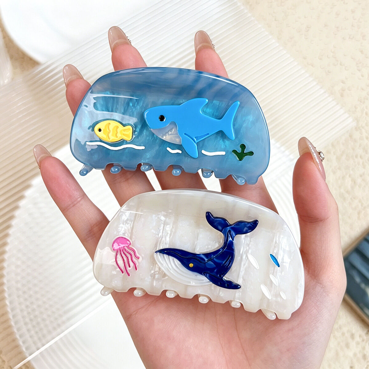 Garras de pelo de acetato con diseño de animales oceánicos naturales de la serie Simple: conchas, estrellas de mar y colores degradados. h5 Imagen2