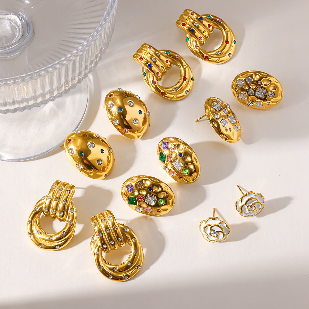Simple Series Daily Polka Dots Ellipsenform Edelstahl Wasserdicht Goldfarben Zirkon Damen Ohrstecker 2