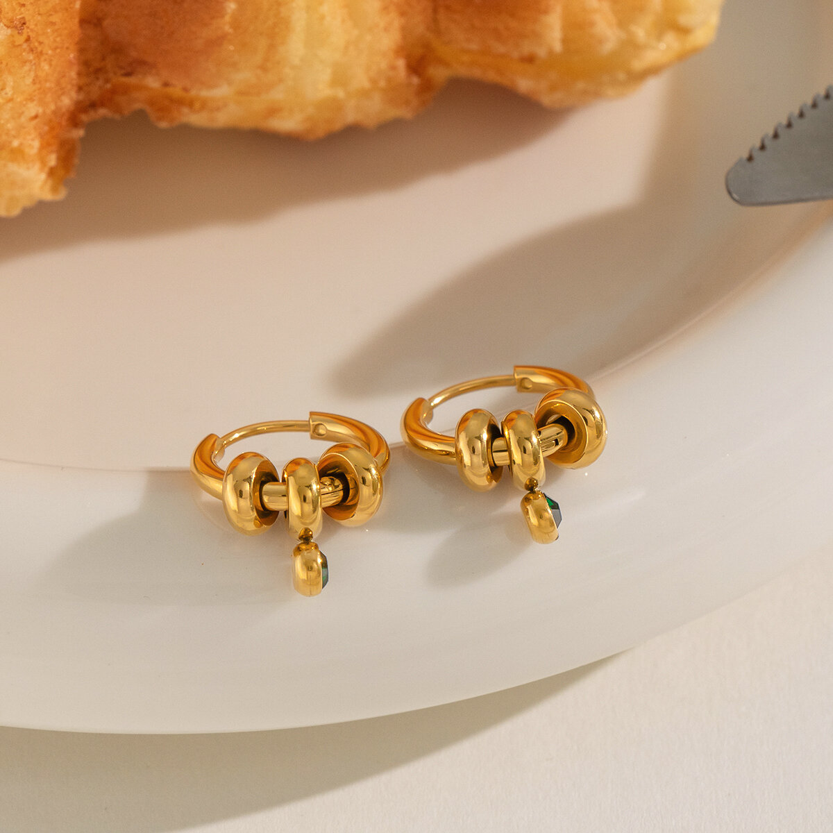Boucles d'oreilles pendantes pour femmes, en acier inoxydable, étanches, couleur or, avec zircon. Image4