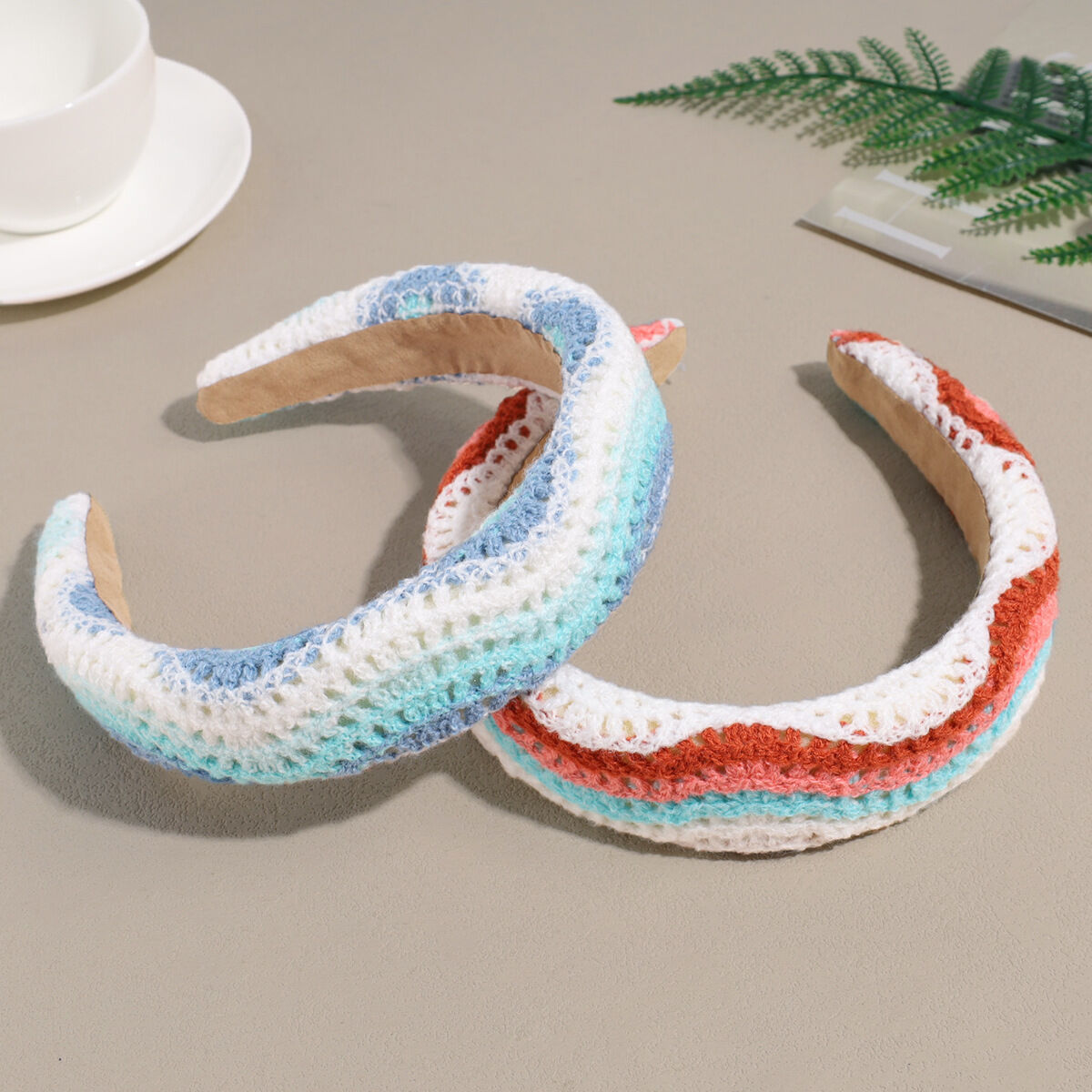 Diademas de tela tejida de la serie étnica, informales, con estampado floral y rayas en colores variados. h5 Imagen3