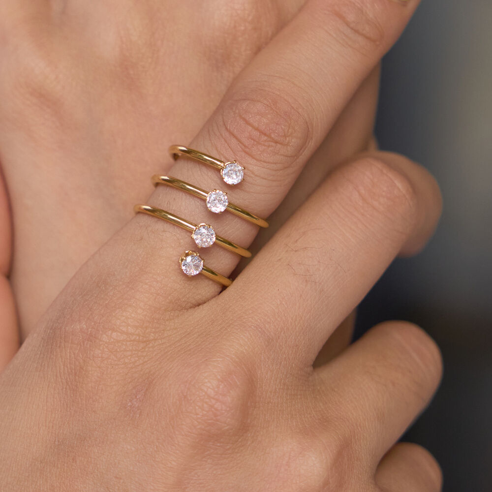Anillo sencillo circular de acero inoxidable, resistente al agua, color dorado, con circonitas y piedras preciosas para mujer. Imagen3