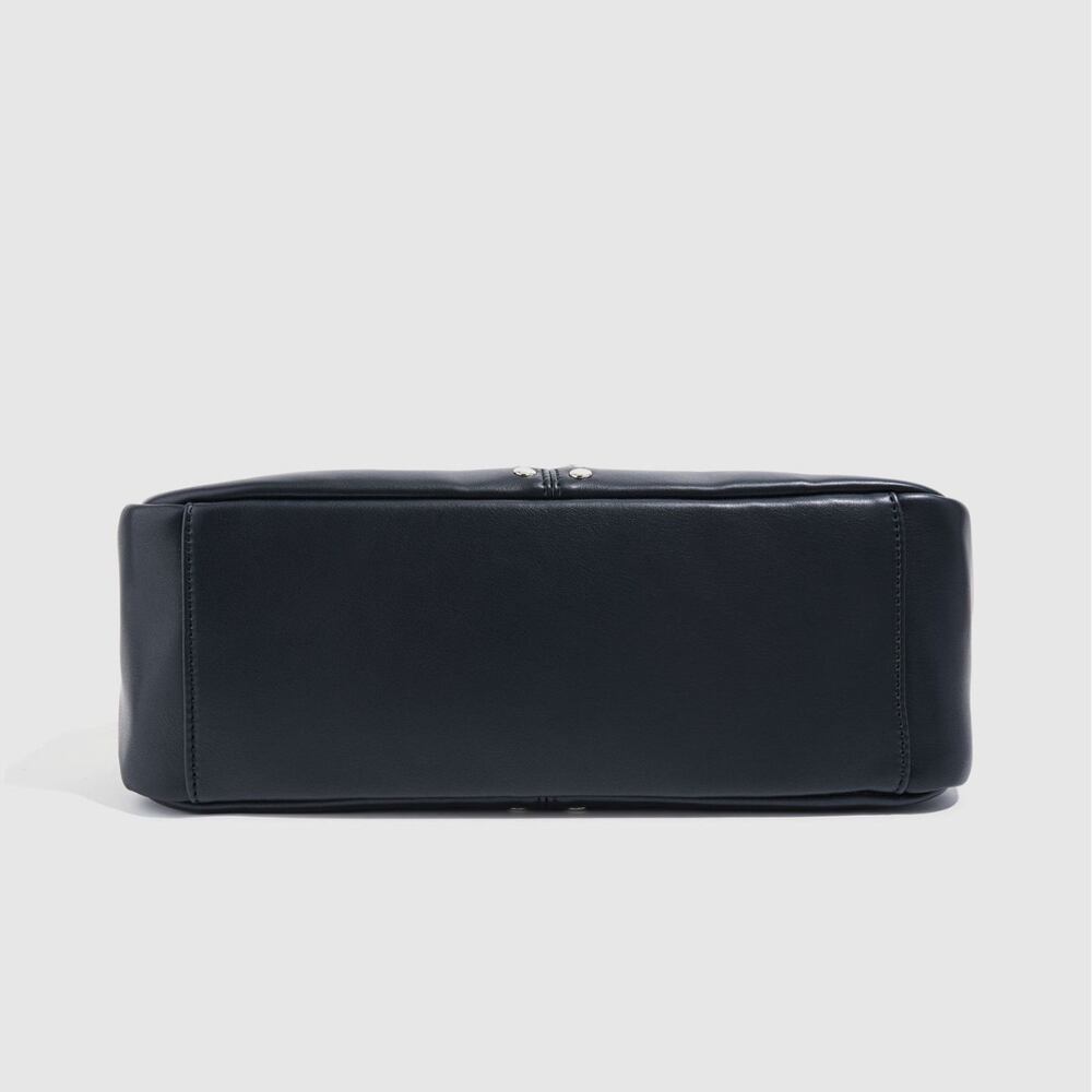 Streetwear Style Studded Rivet Pu Women's Shoulder Bags Picture5