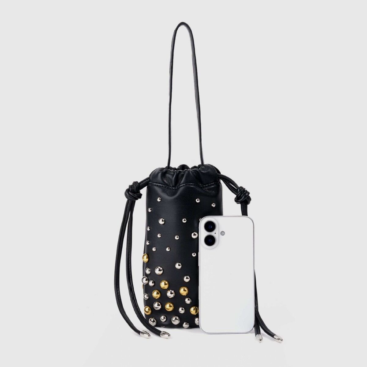 Bolso de cubo para mujer de PU con remaches y estilo streetwear Imagen3