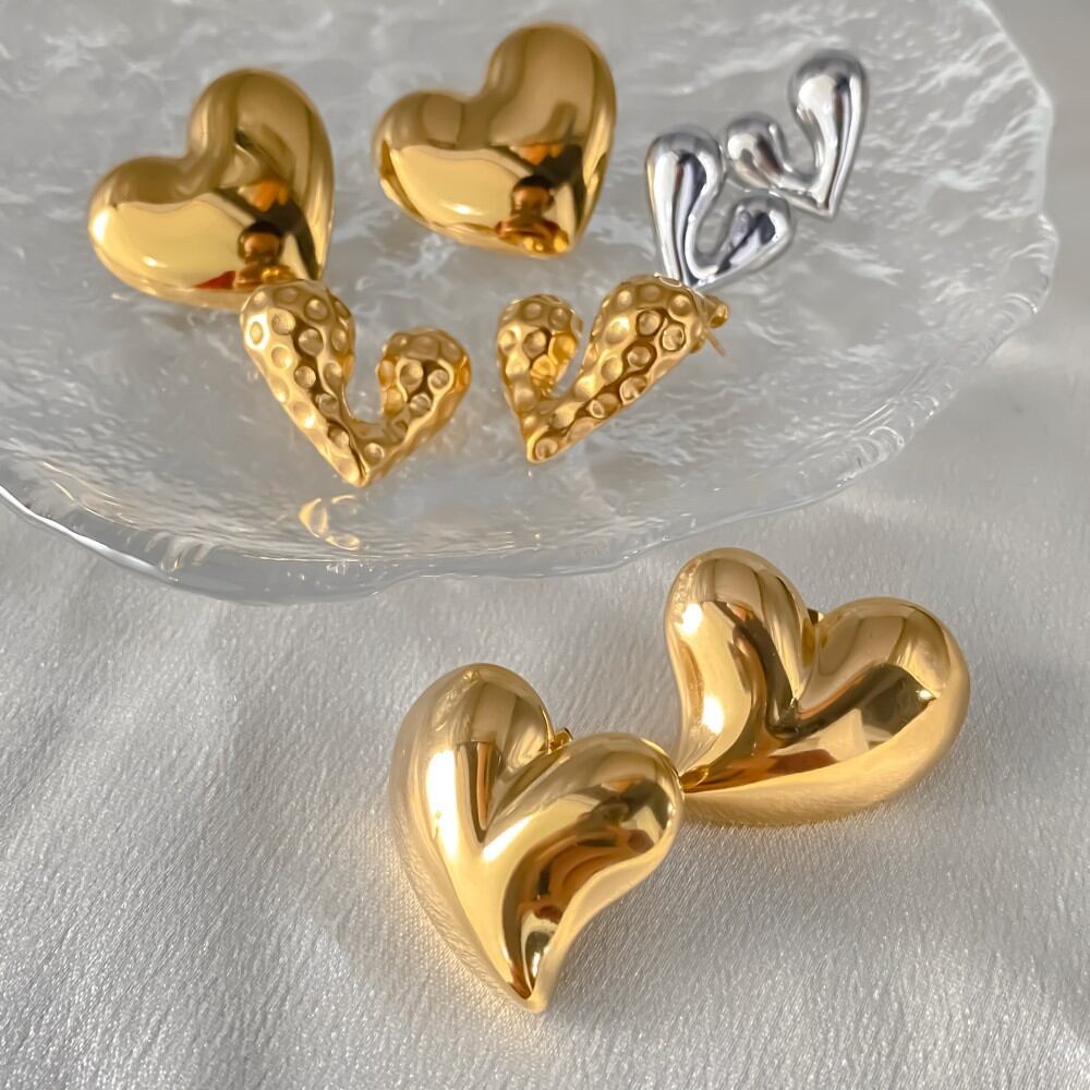 Simple Series Sweet Irregular Shape Heart Stainless Steel Waterproof Gold Color Women's Stud Earrings Picture4