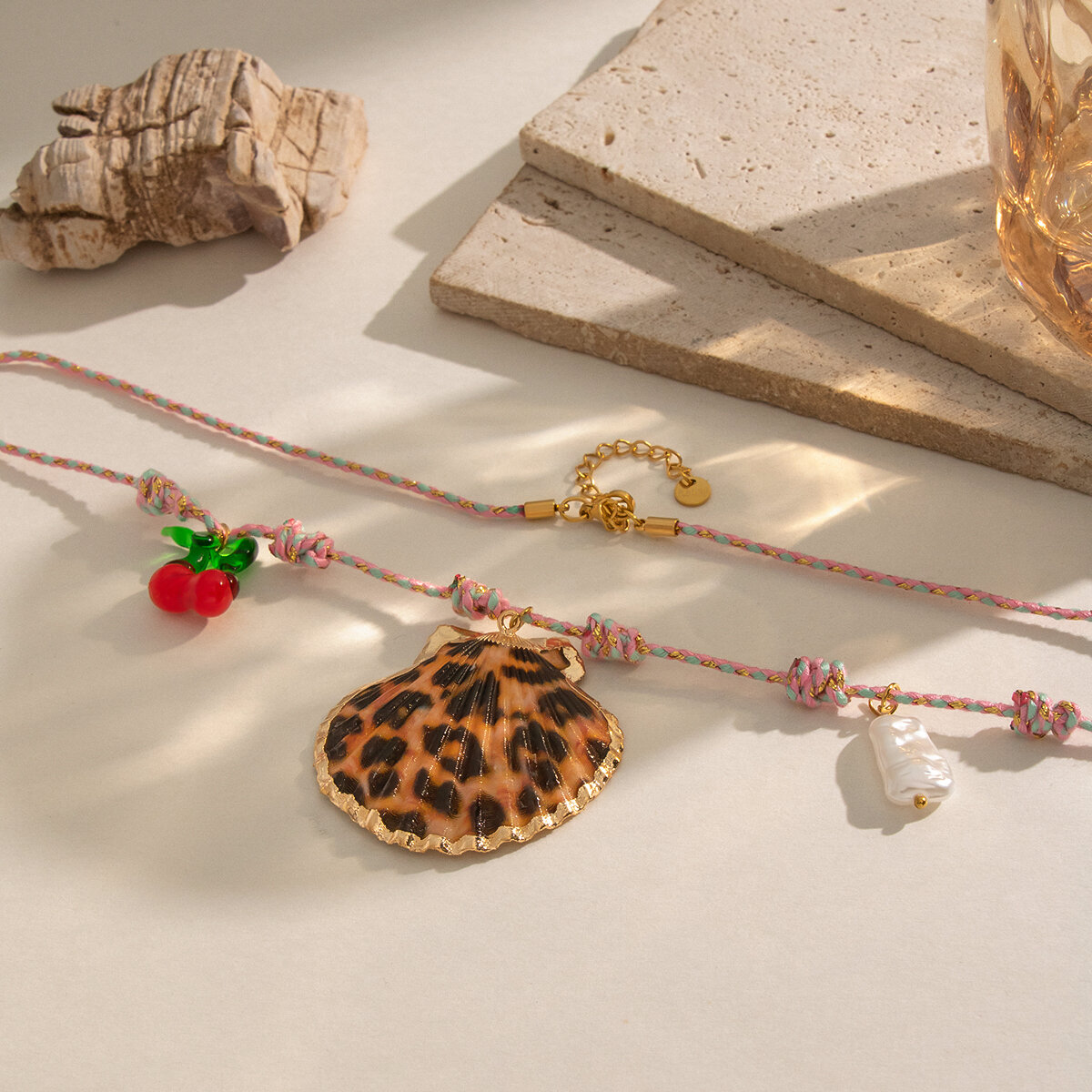 Vacation Leopard Pattern Shell Stainless Steel Waterproof Women's Braided Necklaces h5 Picture4