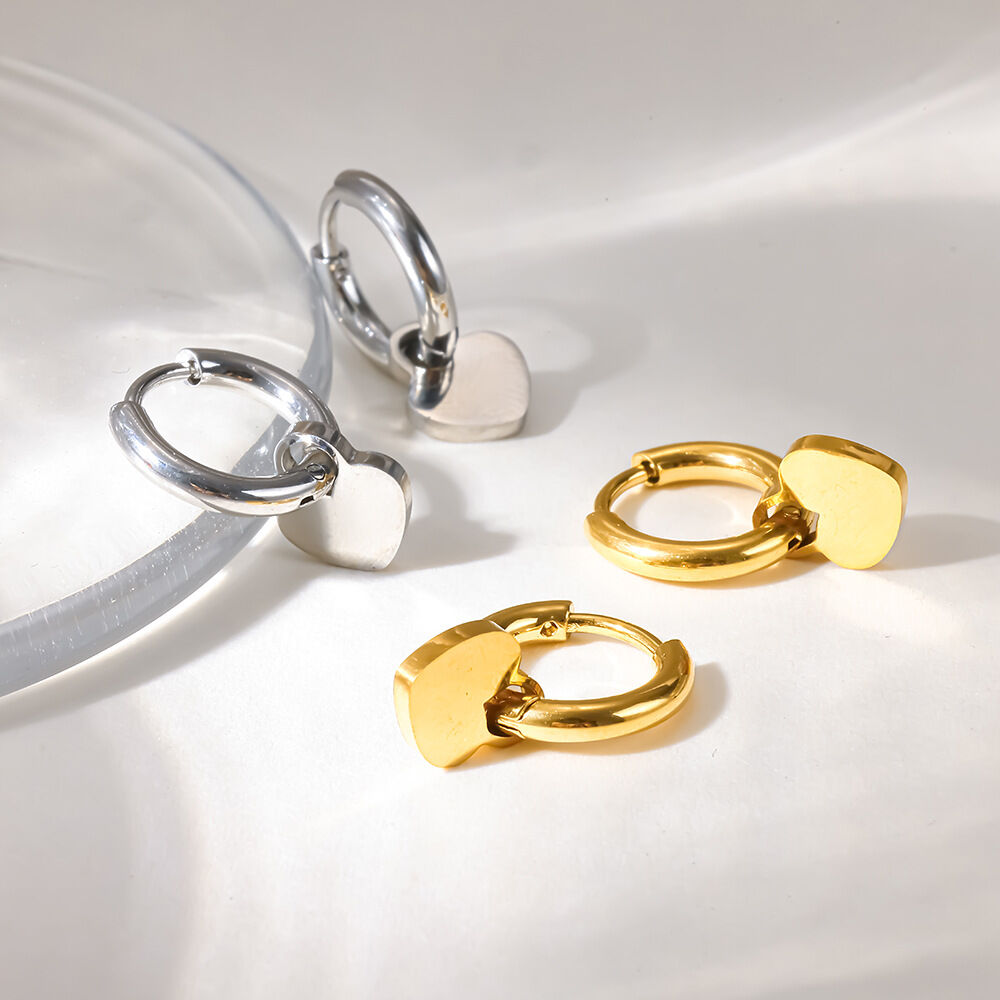 Einfache, geometrische Ohrringe aus Edelstahl in Goldfarbe, wasserdicht