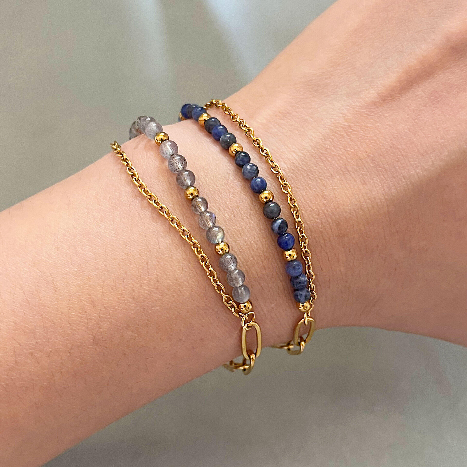 Braccialetti da donna con perline, pietre naturali, acciaio inossidabile, impermeabili, colore oro. 2
