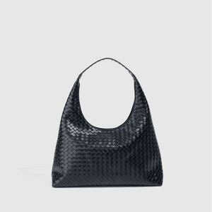Minimalist Style Woven Woven Pu Women's Handbags h5 Picture2