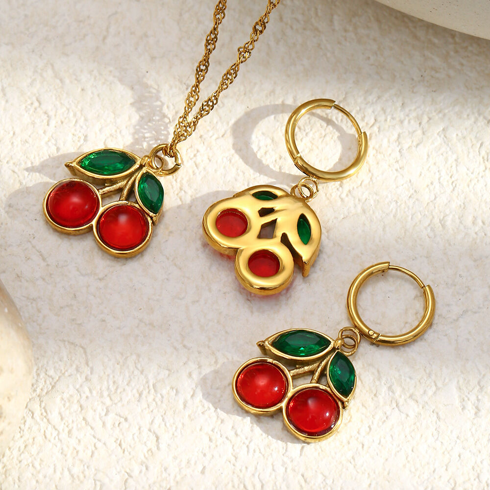 Conjuntos de joyería para mujer de la serie romántica Sweet Cherry, de acero inoxidable, resistentes al agua y color dorado. Imagen3