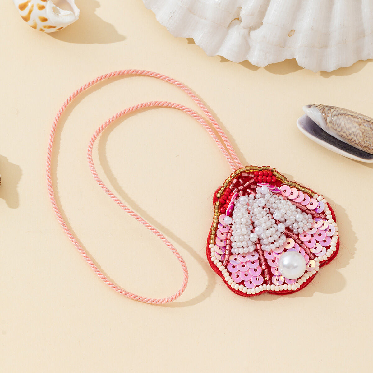 Luxurious Series Natural Oceanic Style Beads Woven Shell Imitation Pearl Artificial Pearl Bag Charms