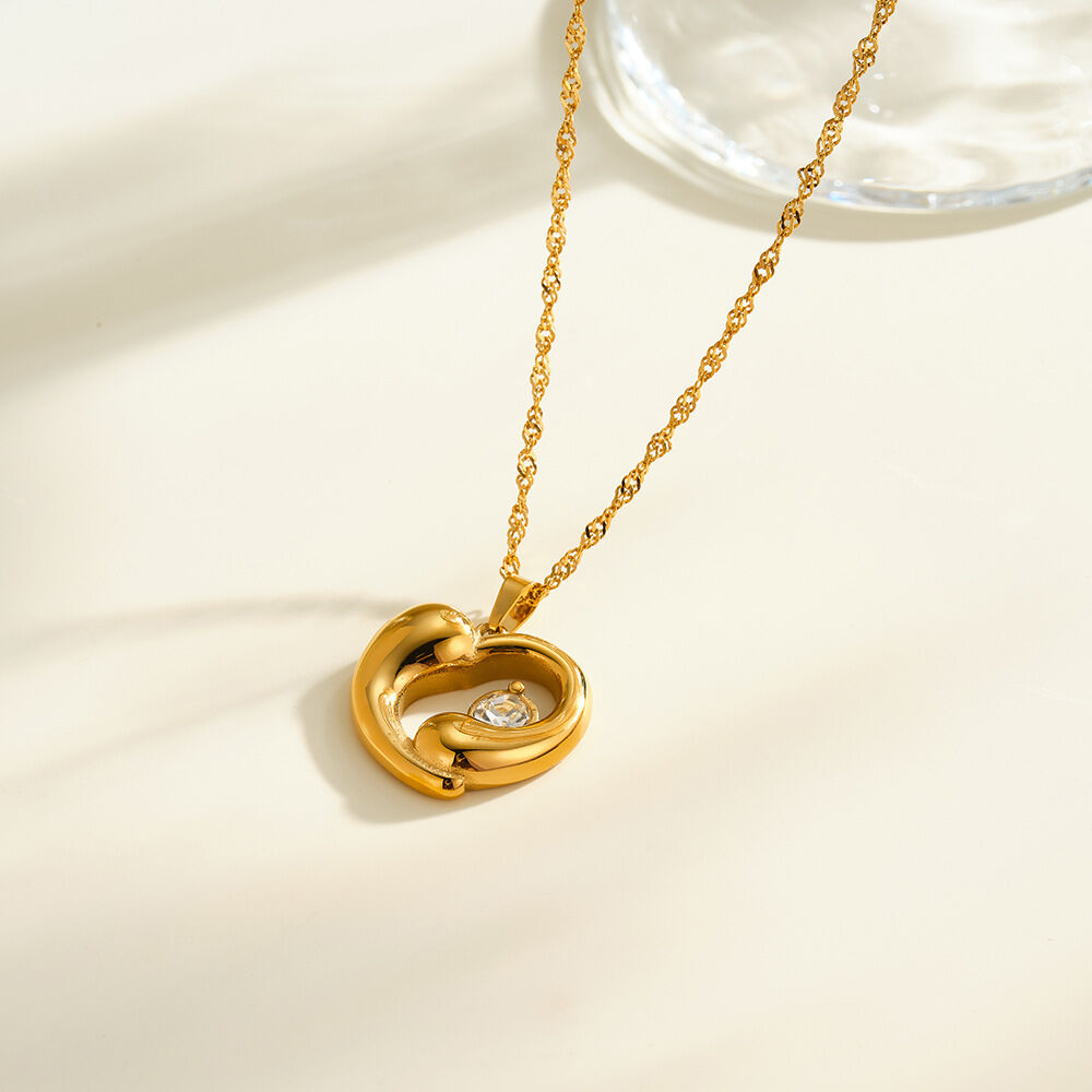 Eenvoudige serie Sweet Heart roestvrijstalen waterdichte gouden dameshangerkettingen Afbeelding3