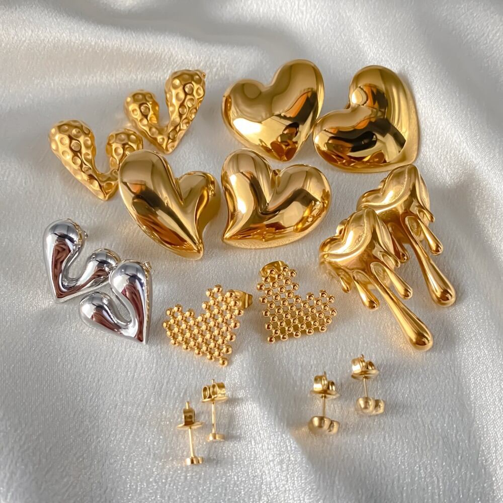 Simple Series Sweet Irregular Shape Heart Stainless Steel Waterproof Gold Color Women's Stud Earrings Picture2