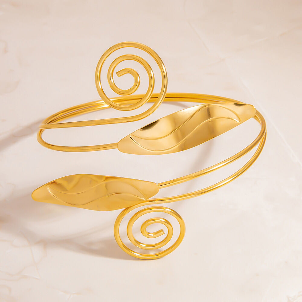 Urlaubs-Armreifen für Damen, unregelmäßige Form, ozeanischer Stil, Muschel-Seestern-Motiv, Edelstahl, wasserdicht, goldfarben Bild2
