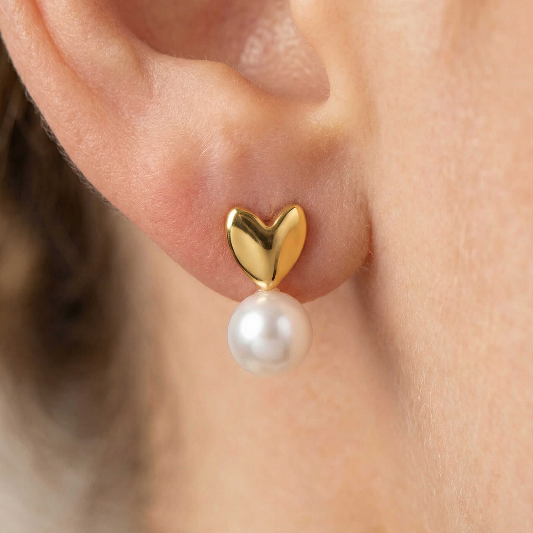 Simple Series Elegant Heart Stainless Steel Waterproof   Gold Color  Women's Stud Earrings h5 Picture3