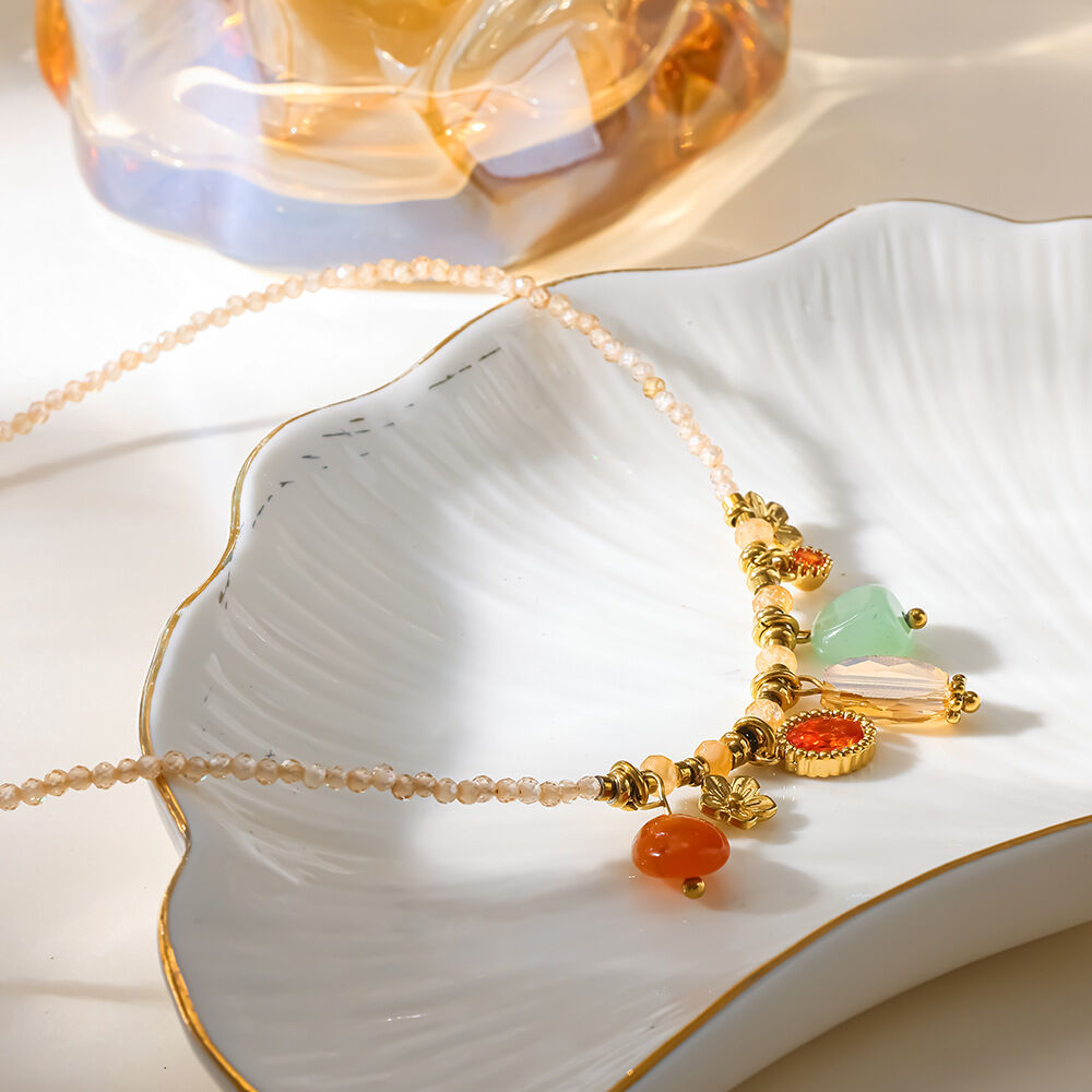 Collar de mujer con cuentas de circonita color oro, forma geométrica y diseño romántico, de acero inoxidable, resistente al agua. h5 Imagen3